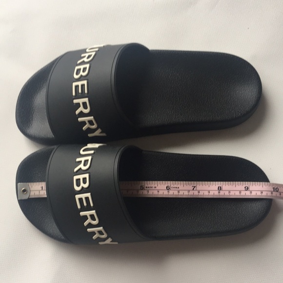Burberry slippers - Picture 10 of 11